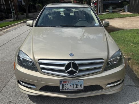 Used 2011 Mercedes-Benz C 300 Sedan image 2