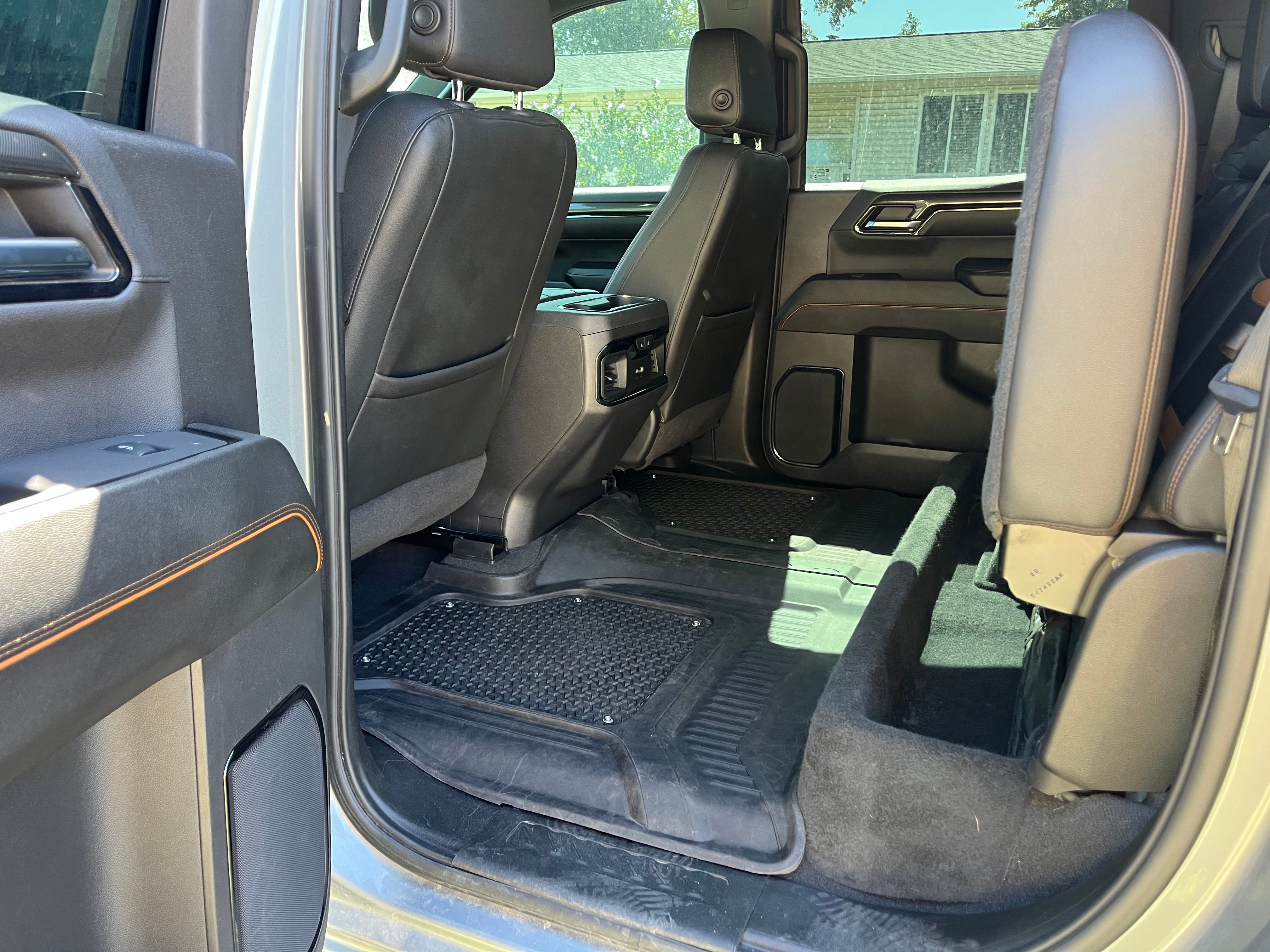 Used 2024 GMC Sierra 1500 AT4 w/ Technology Package AWD/4WD image 18