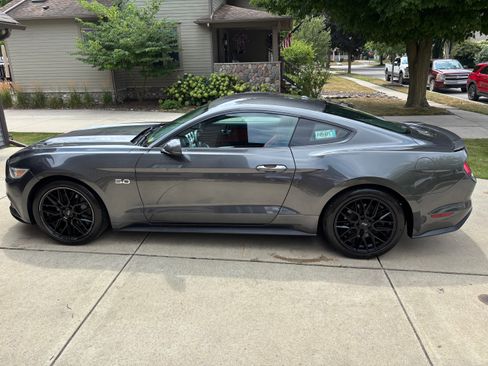 Used 2017 Ford Mustang GT Premium RWD image 8