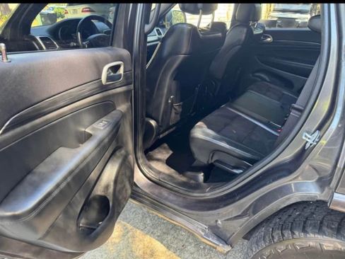 Used 2019 Jeep Grand Cherokee Altitude image 12