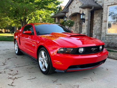 Used 2011 Ford Mustang GT Premium w/ Security Pkg image 1