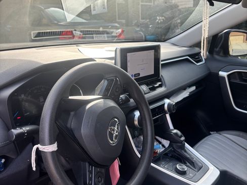 Used 2024 Toyota RAV4 LE image 5