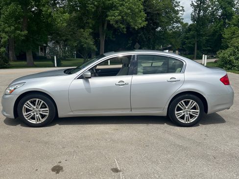 Used 2013 INFINITI G37 x Sedan w/ Premium Pkg AWD/4WD image 4