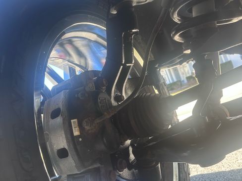 Used 2018 GMC Sierra 1500 SLT w/ SLT Premium Package image 16