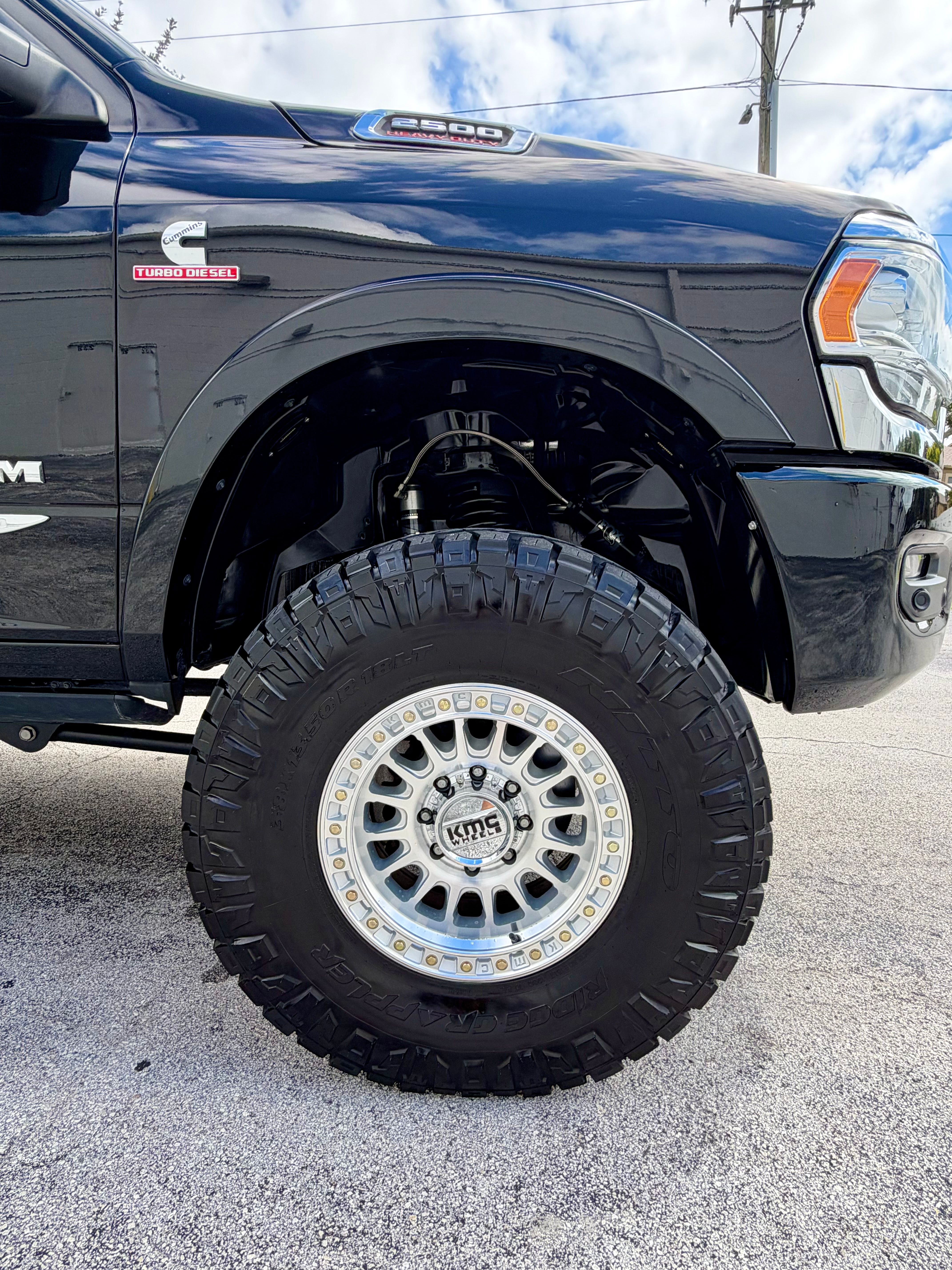 Used 2022 RAM 2500 Limited w/ Body Color Bumper Group AWD/4WD image 2