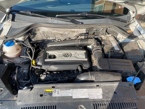 Used 2016 Volkswagen Tiguan SE image 18