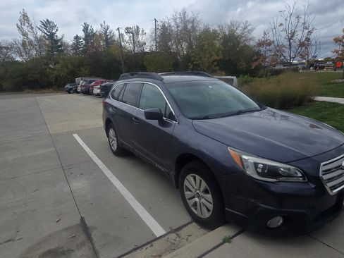 Used 2017 Subaru Outback 2.5i Premium image 9