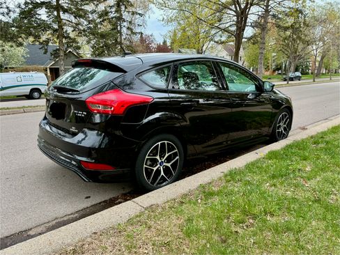 Used 2016 Ford Focus SE w/ SE Sport Package FWD image 6