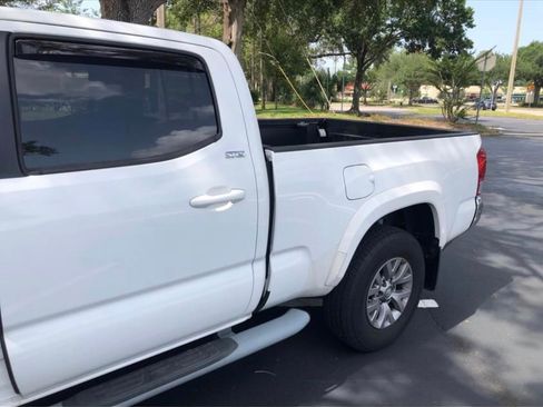 Used 2017 Toyota Tacoma SR5 image 11