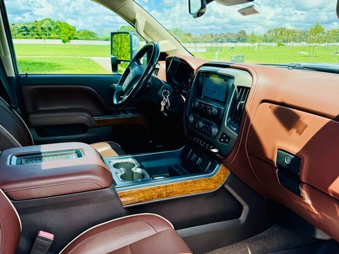 Used 2017 Chevrolet Silverado 2500 High Country w/ Duramax Plus Package AWD/4WD image 15