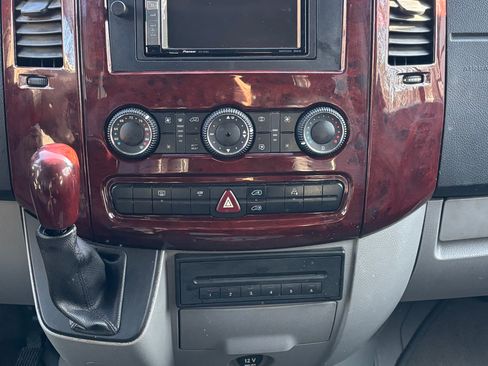 Used 2008 Dodge Sprinter 2500 image 16