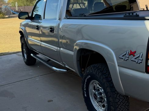 Used 2007 GMC Sierra 2500 SLT w/ Heavy-Duty Power Package AWD/4WD image 5