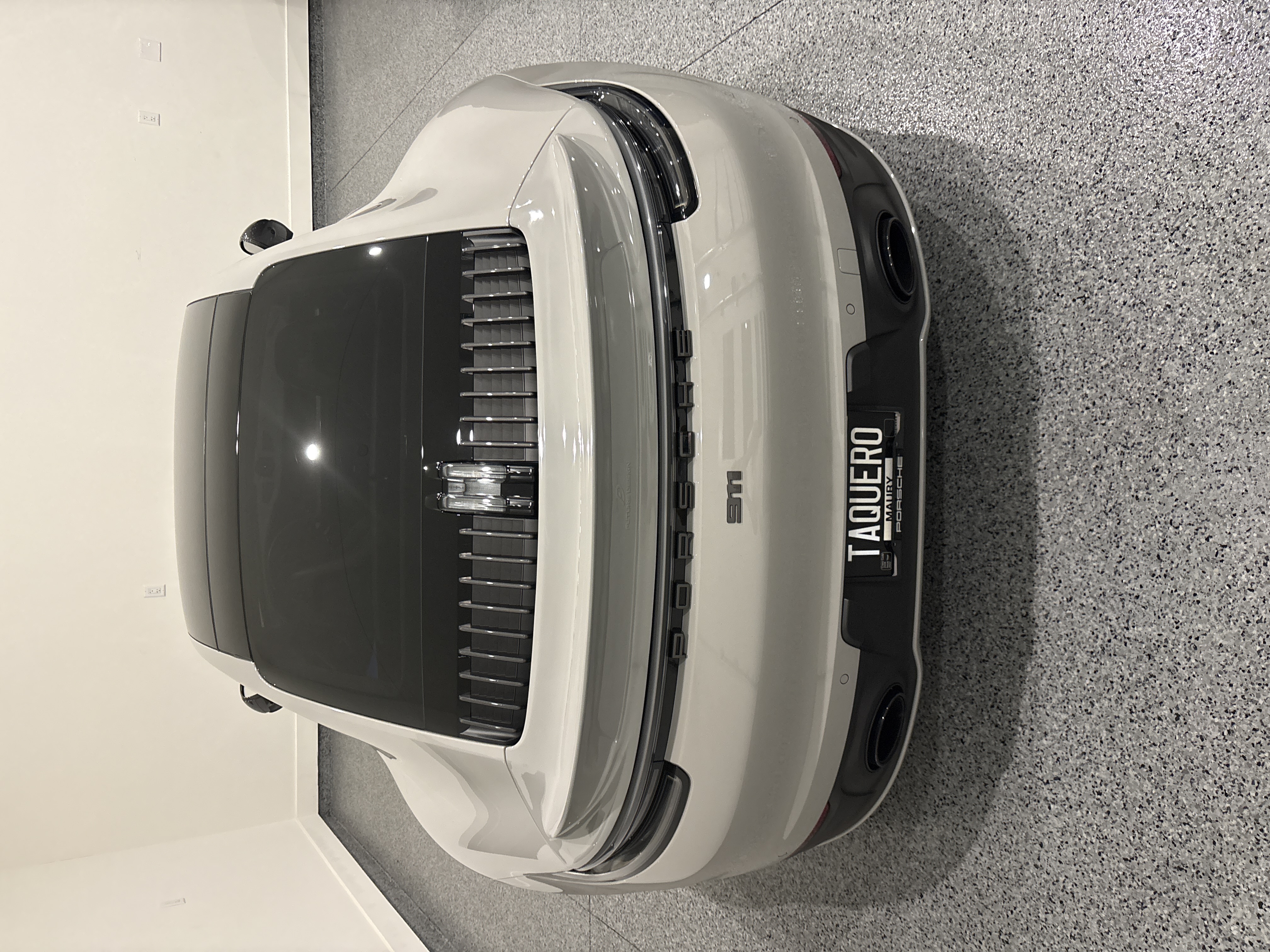 Used 2024 Porsche 911 Carrera T RWD image 2