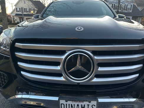 Used 2025 Mercedes-Benz GLS 450 4MATIC image 12