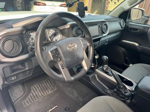 Used 2016 Toyota Tacoma SR5 image 12