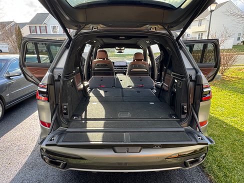 Used 2023 BMW X7 xDrive40i w/ M Sport Package image 14