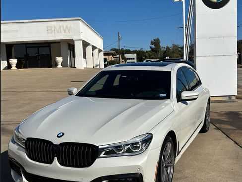 Used 2018 BMW 750i image 1