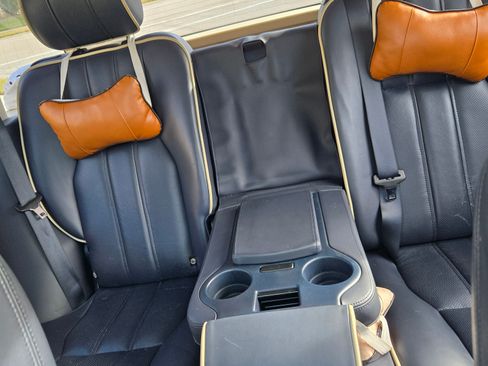 Used 2008 Land Rover Range Rover HSE image 3