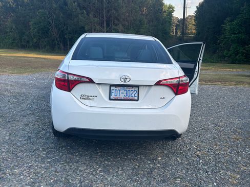 Used 2016 Toyota Corolla LE FWD image 5