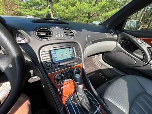 Used 2005 Mercedes-Benz SL 55 AMG image 20