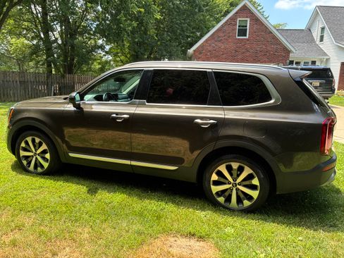 Used 2022 Kia Telluride S AWD/4WD image 11
