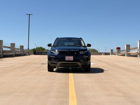Used 2018 Land Rover Range Rover Evoque SE Premium AWD/4WD image 4