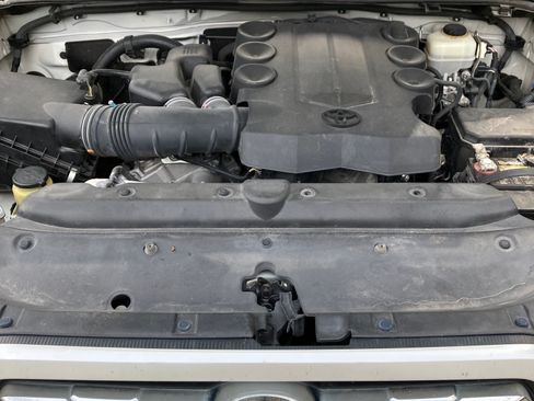 Used 2011 Toyota 4Runner SR5 RWD image 11