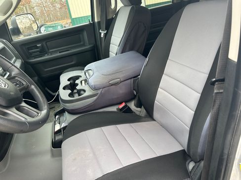 Used 2018 RAM 2500 Tradesman w/ Chrome Appearance Group image 9