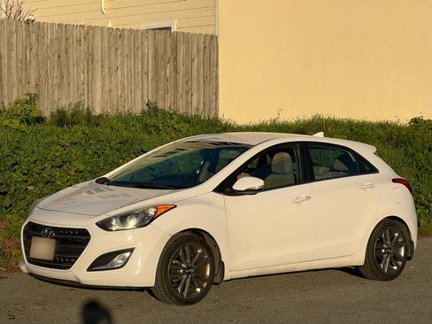 Used 2016 Hyundai Elantra GT w/ Option Group 02 image 1