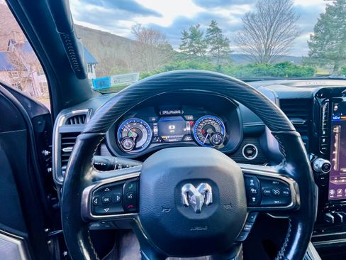 Used 2019 RAM 1500 Limited image 10