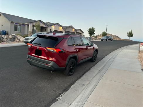 Used 2023 Toyota RAV4 XLE AWD/4WD image 8