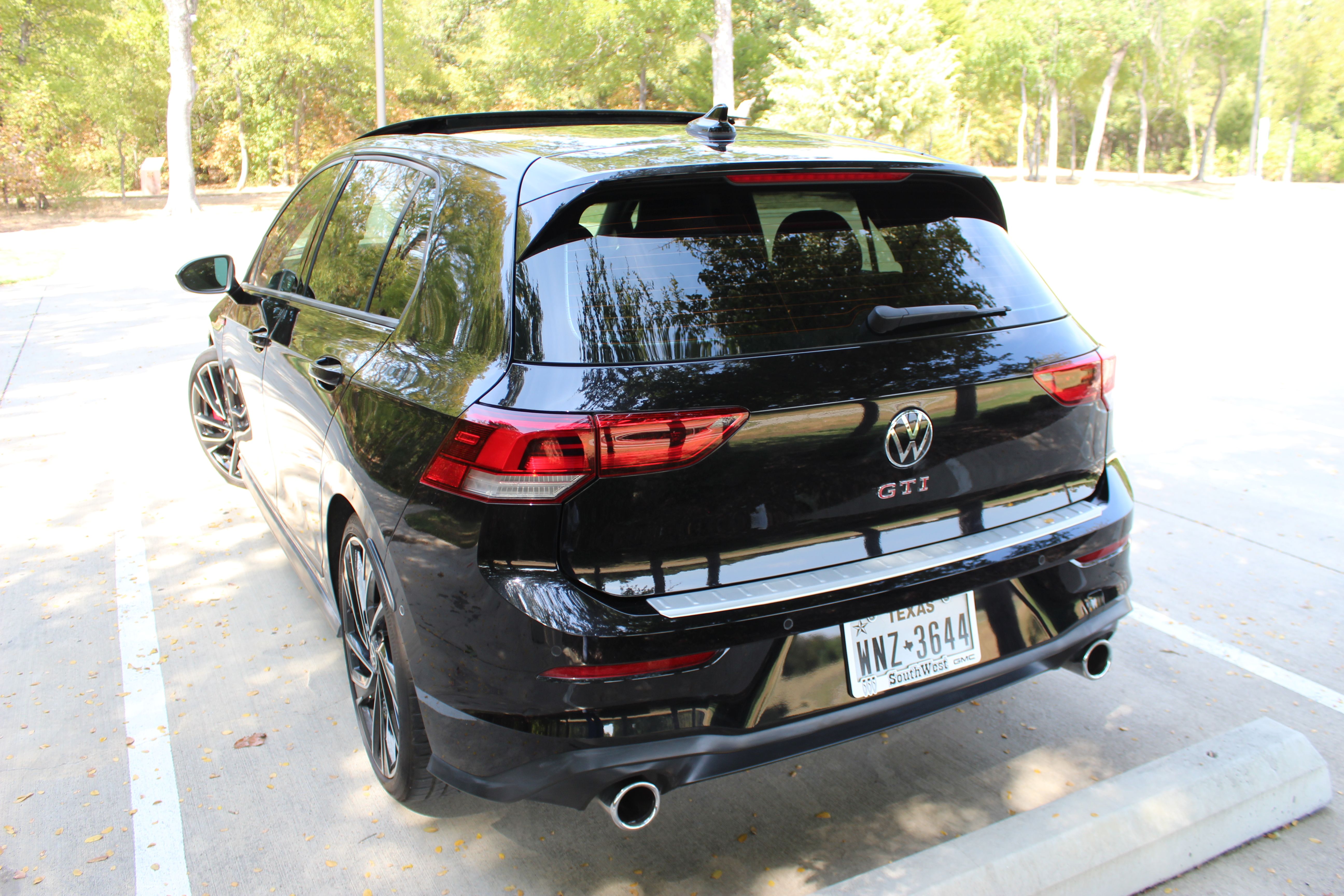 Used 2022 Volkswagen GTI Autobahn FWD image 10