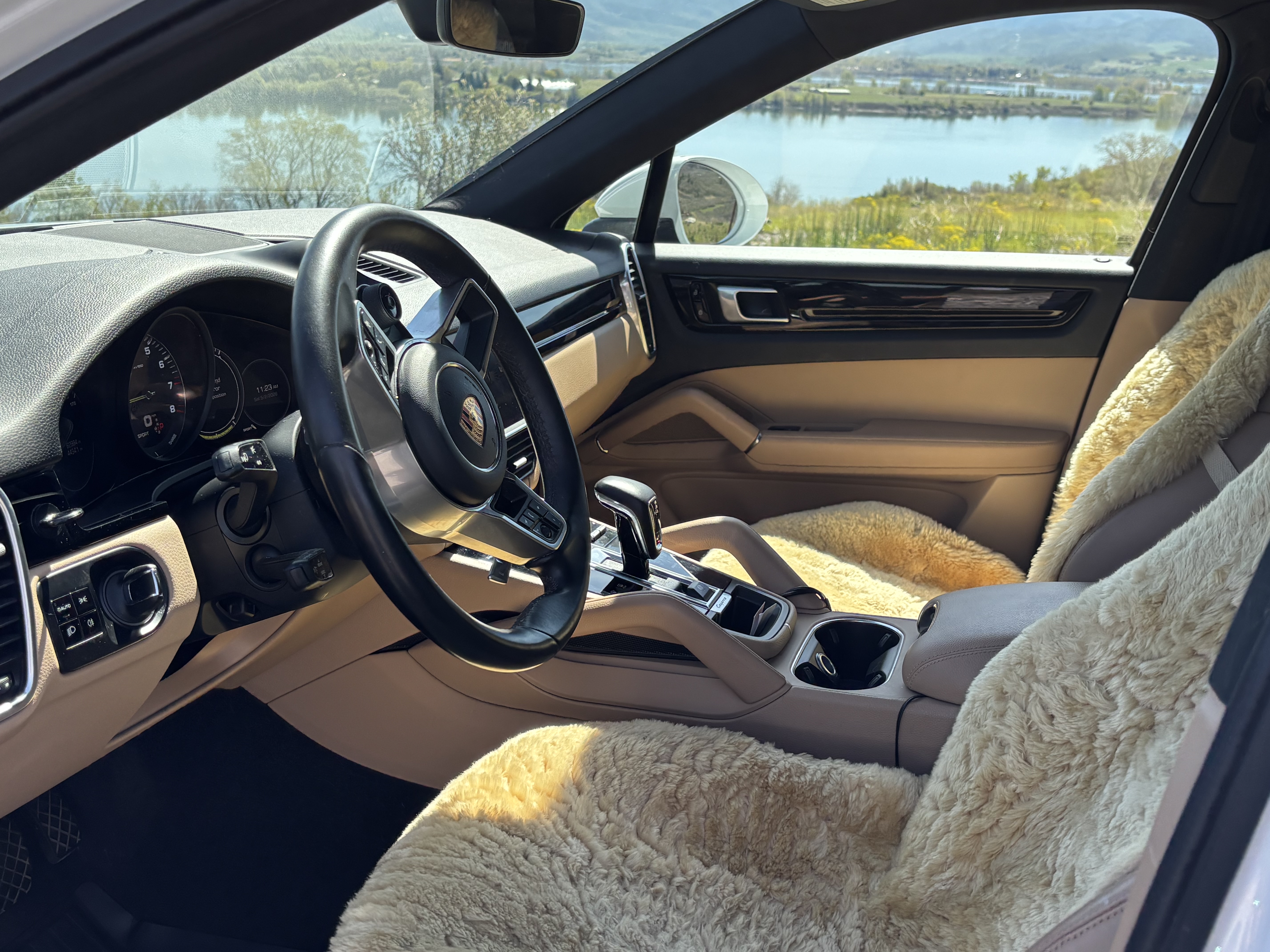 Used 2020 Porsche Cayenne E-Hybrid Coupe AWD/4WD image 12