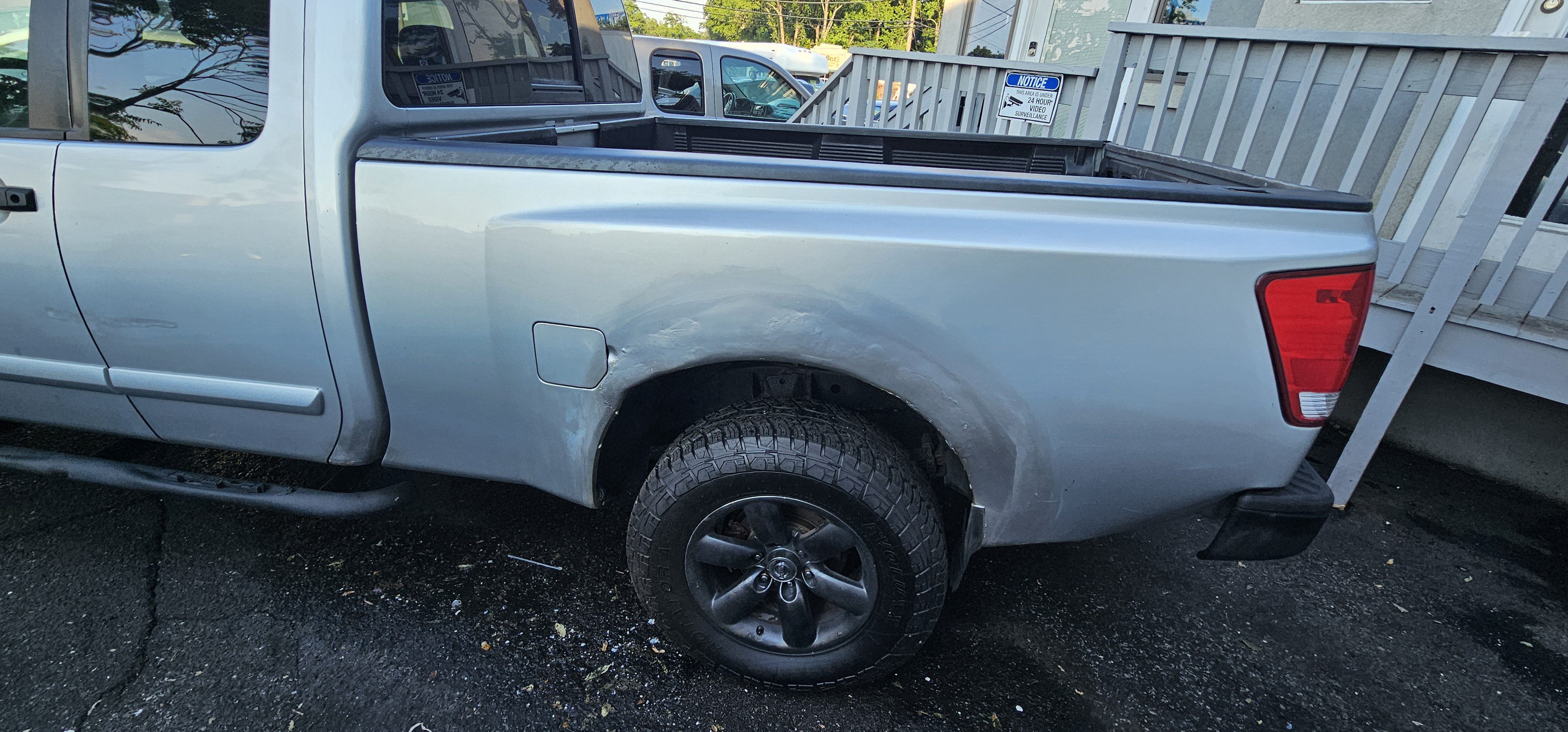 Used 2009 Nissan Titan SE AWD/4WD image 14