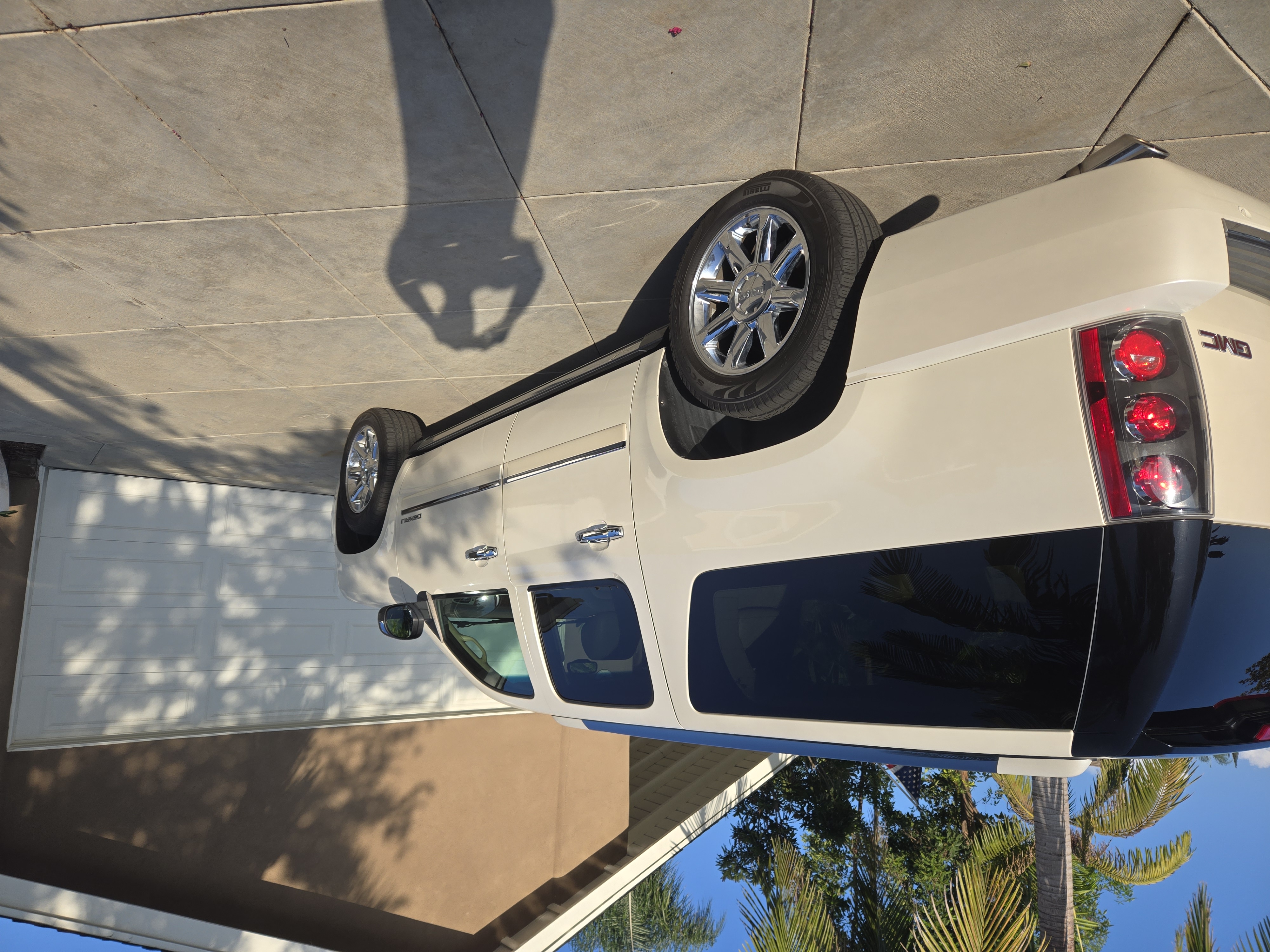 Used 2013 GMC Yukon XL Denali AWD/4WD image 8