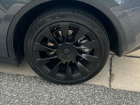 Used 2022 Tesla Model Y Long Range AWD/4WD image 12