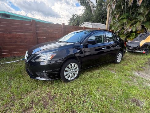 Used 2017 Nissan Sentra S FWD image 1