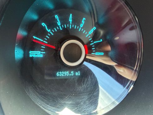 Used 2013 Ford Mustang Coupe RWD image 8