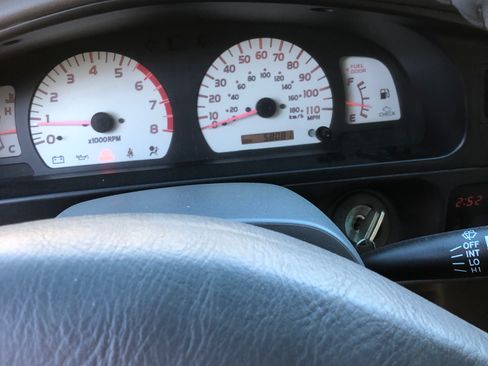 Used 2002 Toyota Tacoma 2WD Xtracab image 10