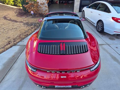 Used 2021 Porsche 911 image 9