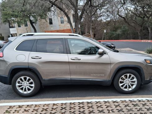 Used 2019 Jeep Cherokee Latitude w/ Popular Appearance Group image 6