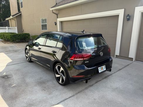 Used 2018 Volkswagen GTI SE FWD image 8