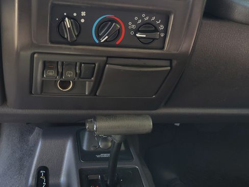 Used 2001 Jeep Wrangler Sport image 16