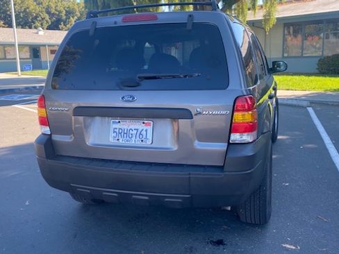 Used 2006 Ford Escape 2WD Hybrid image 6