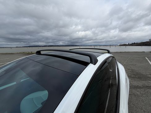 Used 2023 Tesla Model Y Performance image 25