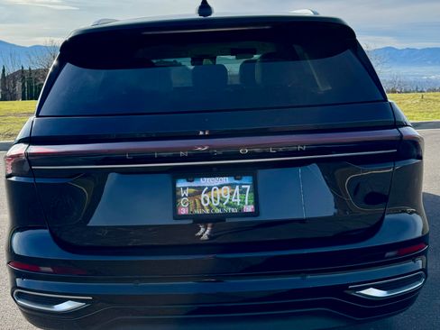Used 2024 Lincoln Nautilus Black Label image 9