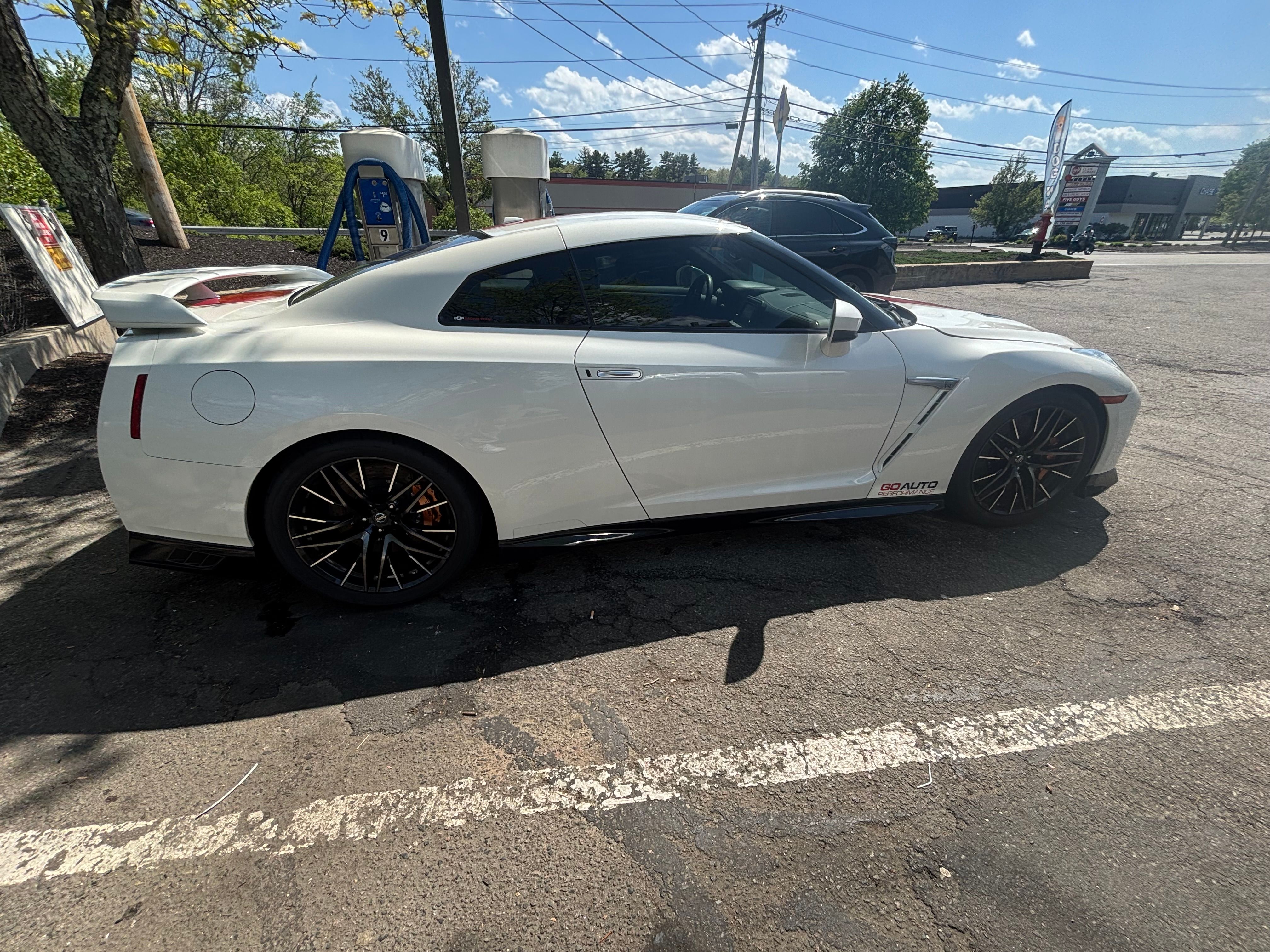 Used 2020 Nissan GT-R Premium AWD/4WD image 14
