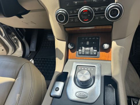 Used 2016 Land Rover LR4 HSE LUX image 19