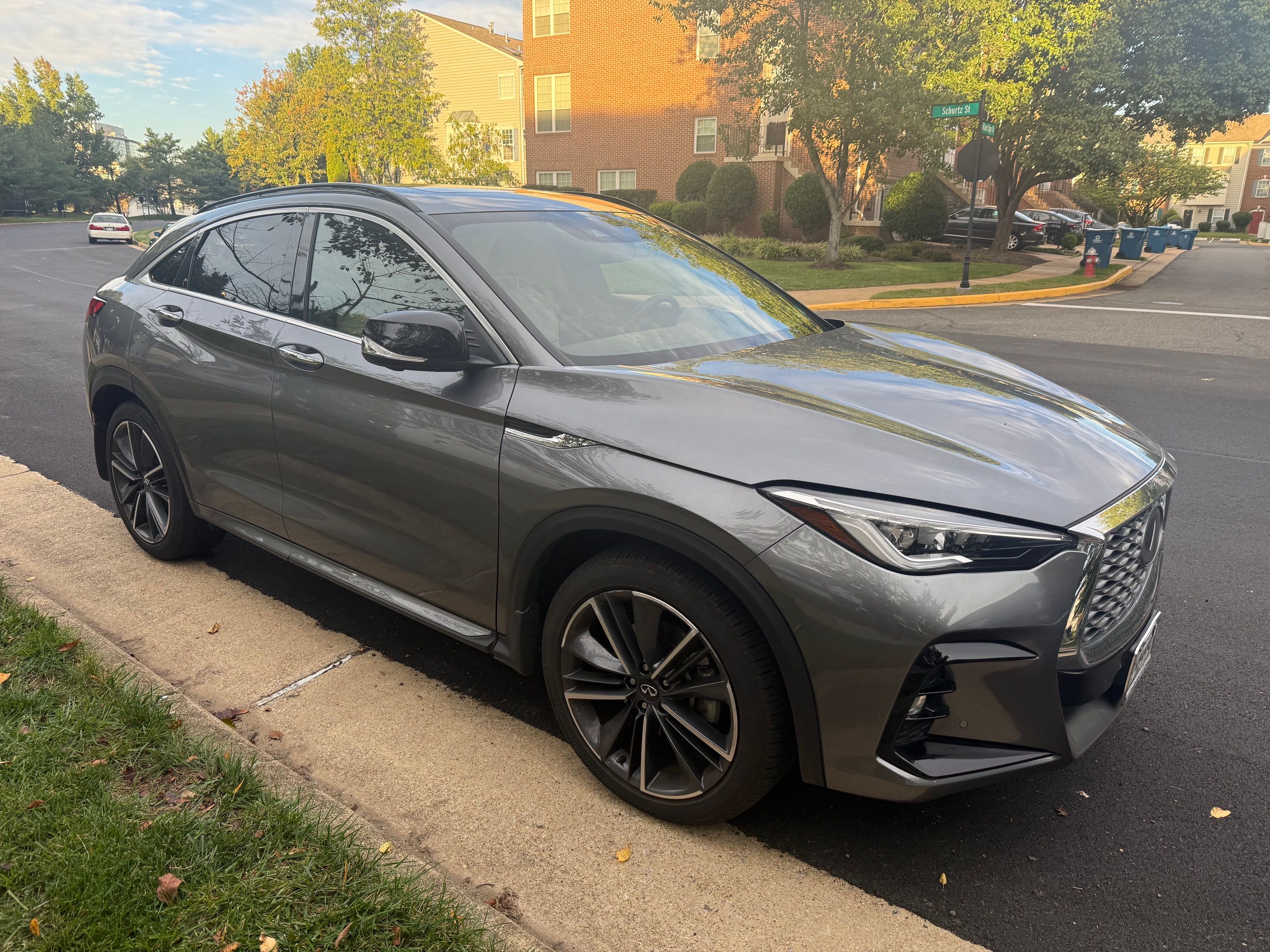 Used 2023 INFINITI QX55 Essential AWD/4WD image 2