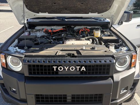 Used 2025 Toyota Land Cruiser 1958 image 17